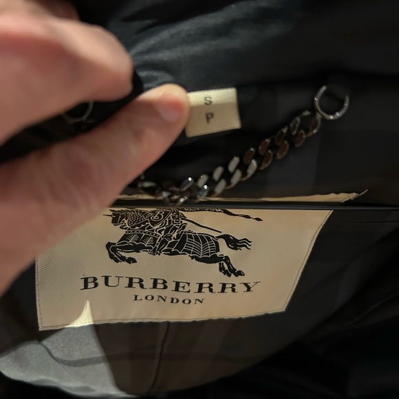 Burberry Black Abbeydale Down Puffer Coat
Small - Picture 12 of 16